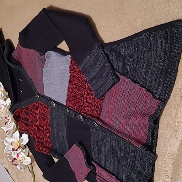 Macy's Hooded Sweater - Picture 7 of 10